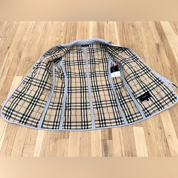 Authentic Burberry Quilted Jacket - Size XS - Picture 3 of 8